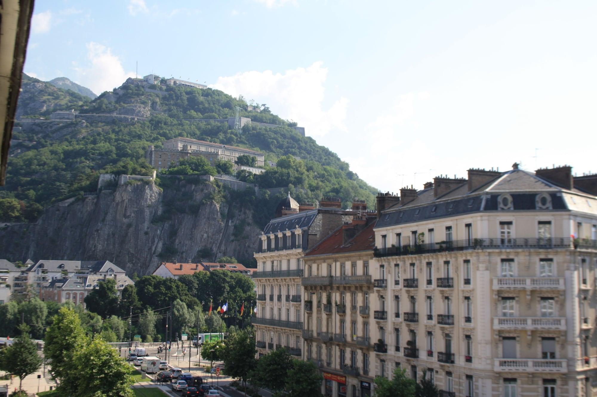 Hotel Ibis Styles Grenoble Centre Gare Exterior foto