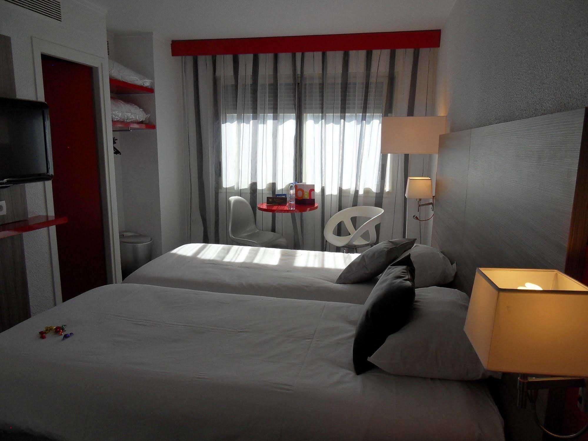 Hotel Ibis Styles Grenoble Centre Gare Exterior foto